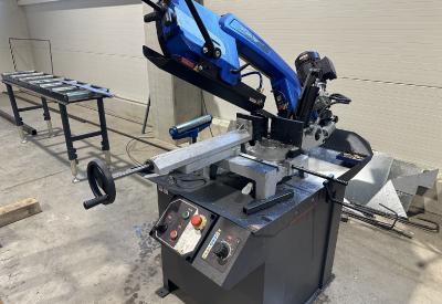 Mašina za sečenje u bravarskoj radionici